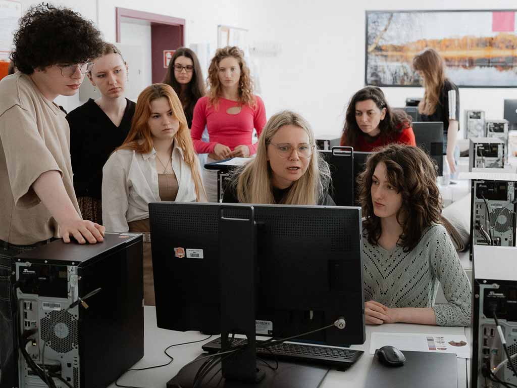 a-new-form-of-design-is-emerging-between-craftsmanship-and-code-fashiontex-expert-anita-michaluszko-on-digital-textiles-and-the-future-of-learning