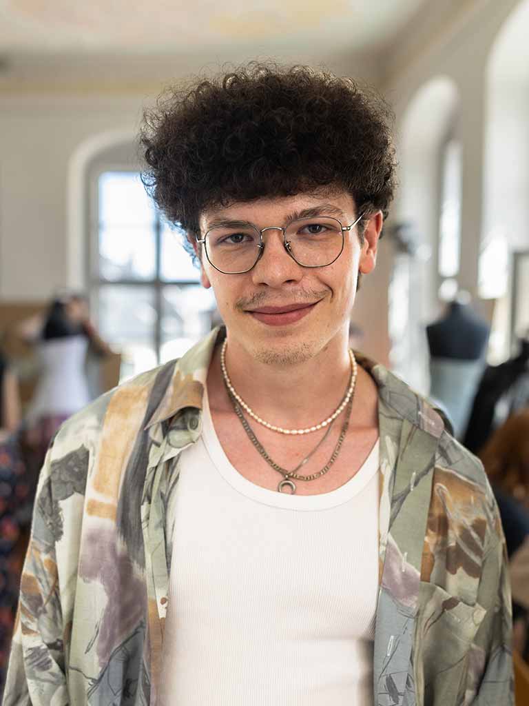 i-wanted-to-show-that-function-and-avant-garde-are-not-a-contradiction-vincent-rose-about-his-project-gore-lux-1