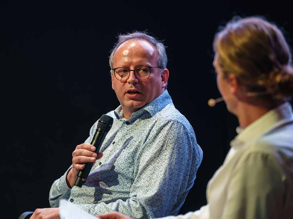 Andreas Reinhardt, CEO der Modespitze Plauen GmbH, bewahrt die Tradition seines Unternehmens mit einem Nischenprodukt